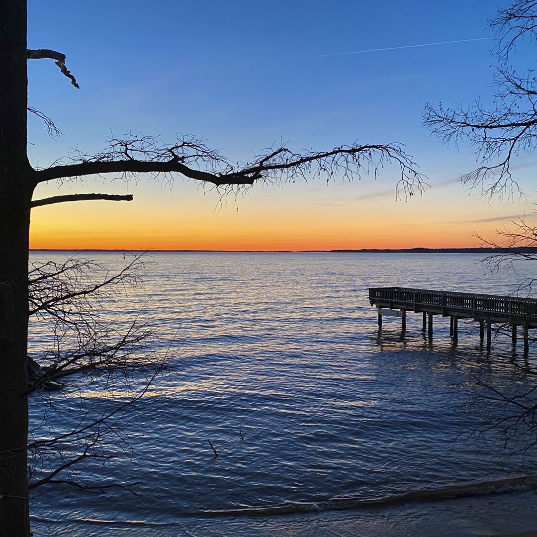 Photo-of-james-river-at-sunrise-jamestown-4h-educational-center-pier